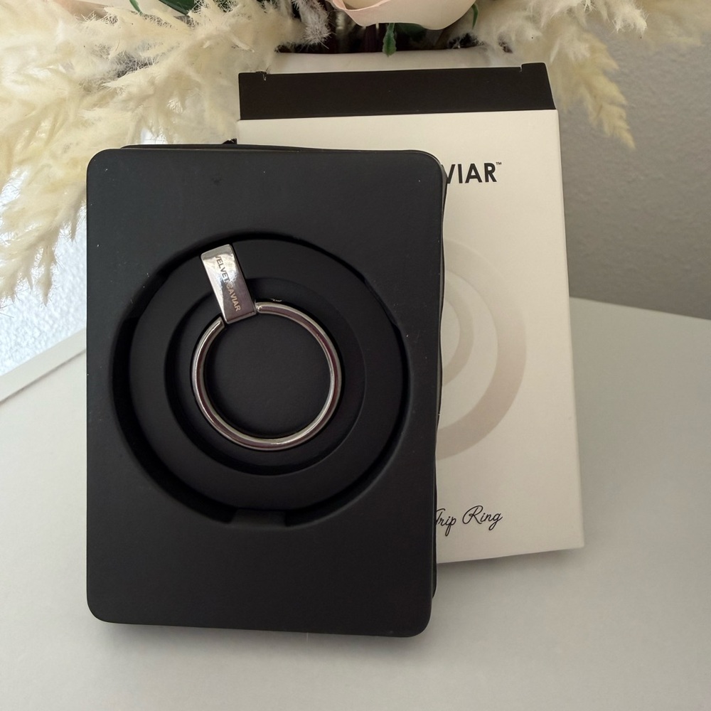 Velvet caviar MagSafe ring